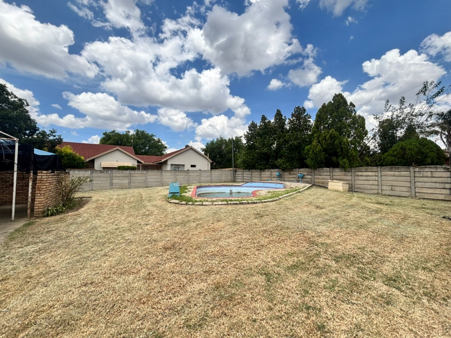 3 Bedroom Property for Sale in La Hoff North West